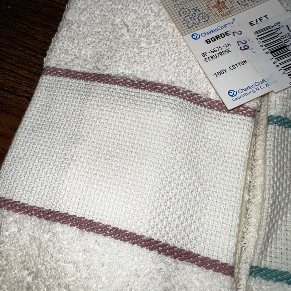 Two Vintage Charles Craft Cross Stitch Collectible Small Handheld Towels - Picture 12 of 12